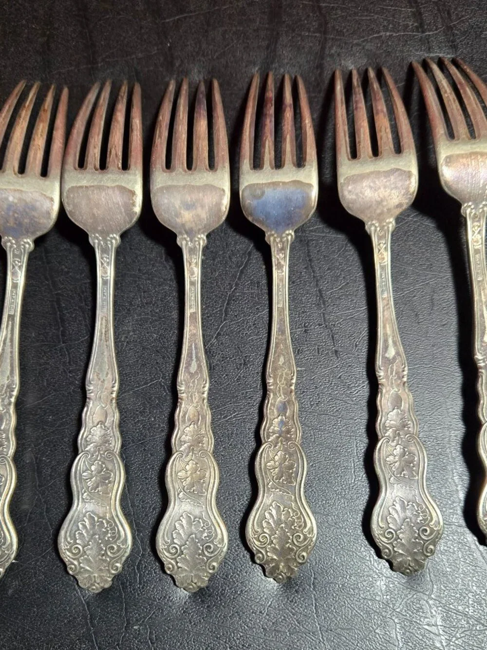 Rogers & Bros. Silverplate Flatware Grapevine Pattern 22 pcs.